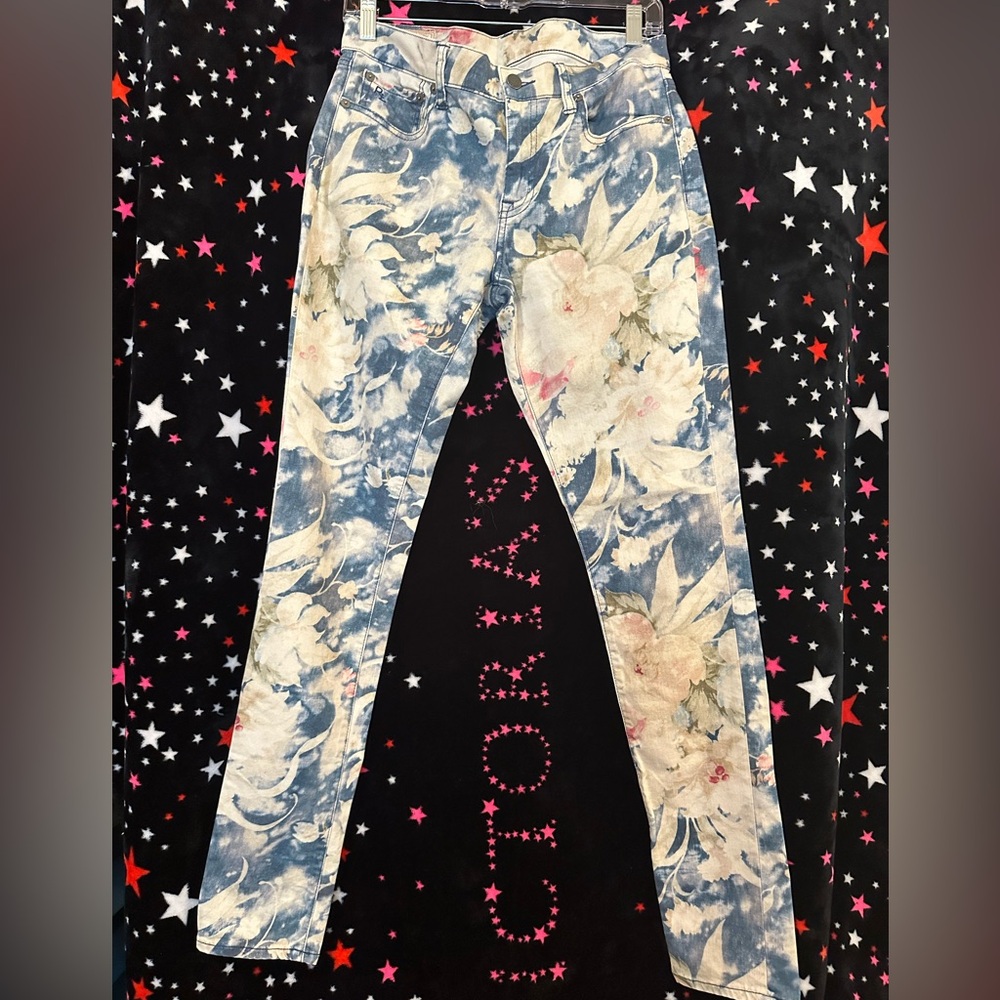 Polo Ralph Lauren women’s denim jeans with floral design. Size 29. Used
